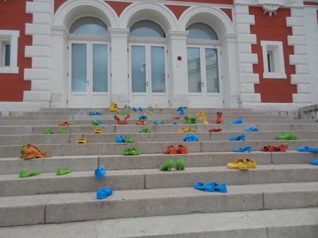 2_cipele na stepenicama kazalista